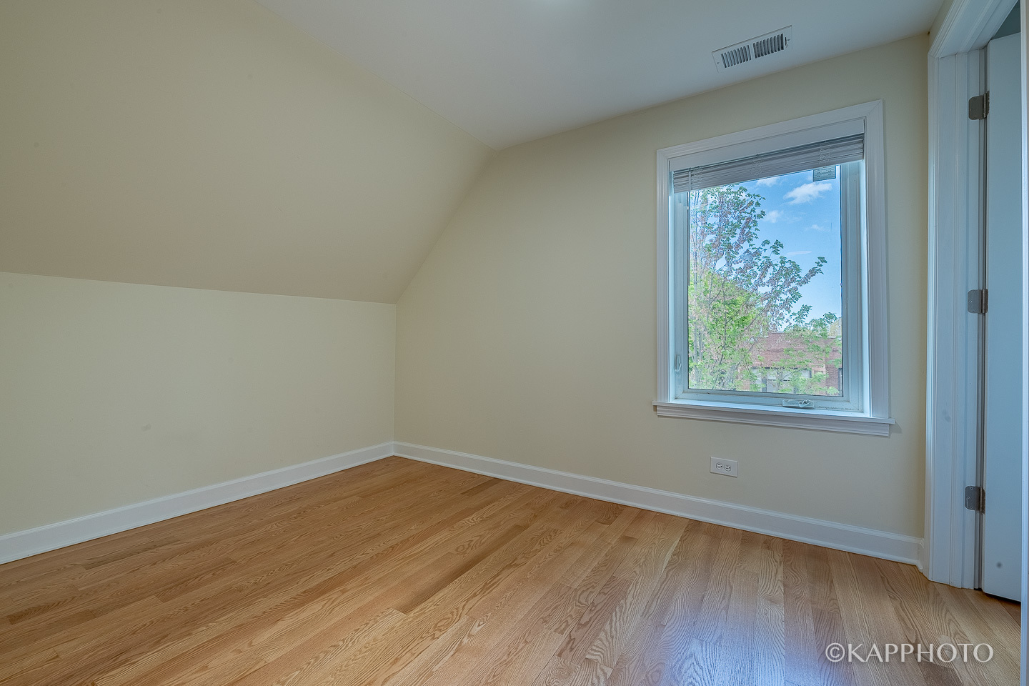 Chicago, Illinois, 60618, United States, 9 Bedrooms Bedrooms, ,Residential,For Sale,1977178