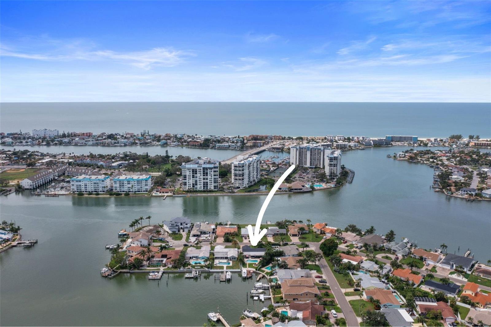 St. Petersburg, Florida, 33707, United States, 3 Bedrooms Bedrooms, ,2 BathroomsBathrooms,Residential,For Sale,1978831