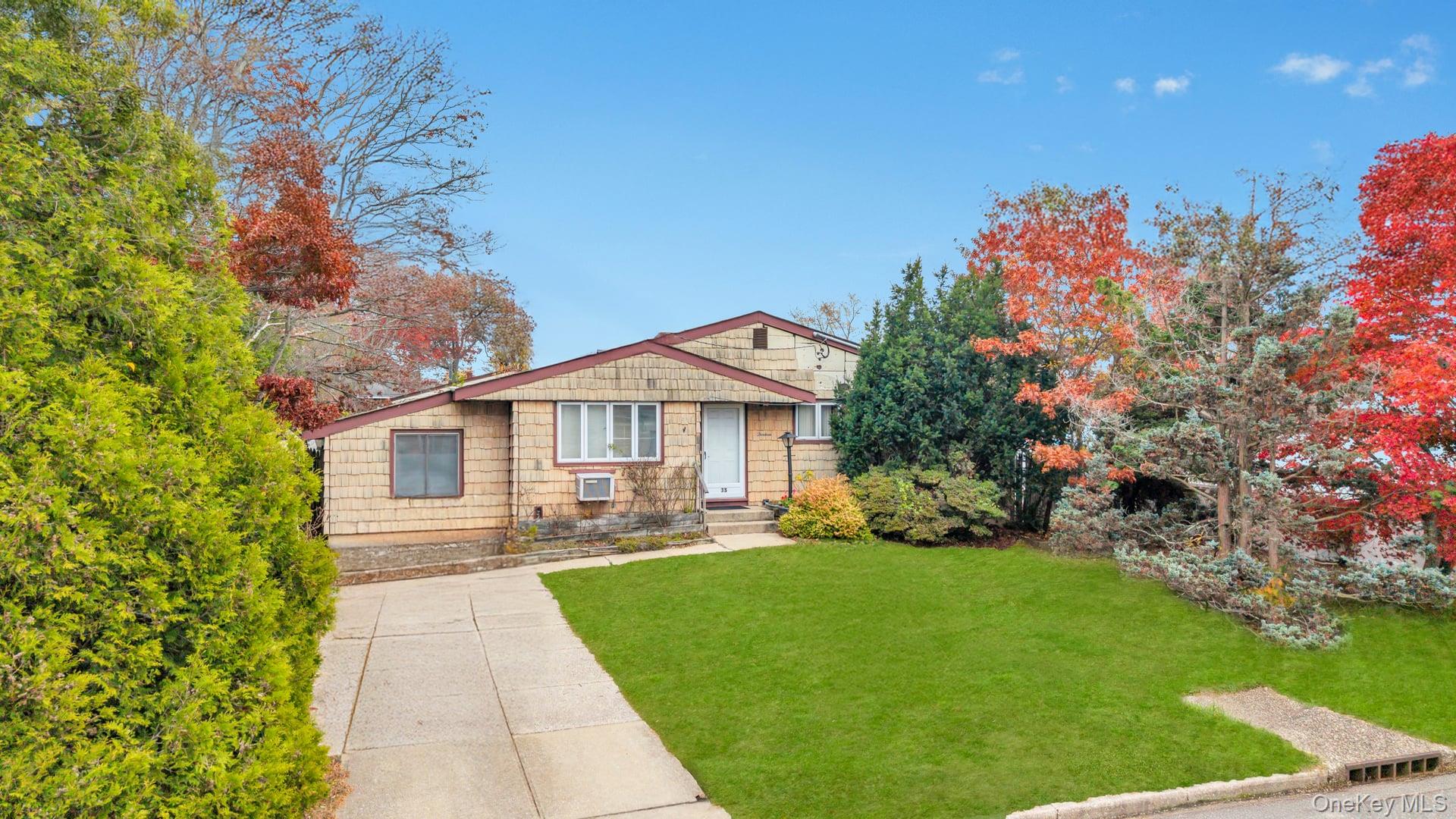 Deer Park, New York, 11729, United States, 4 Bedrooms Bedrooms, ,2 BathroomsBathrooms,Residential,For Sale,1992867