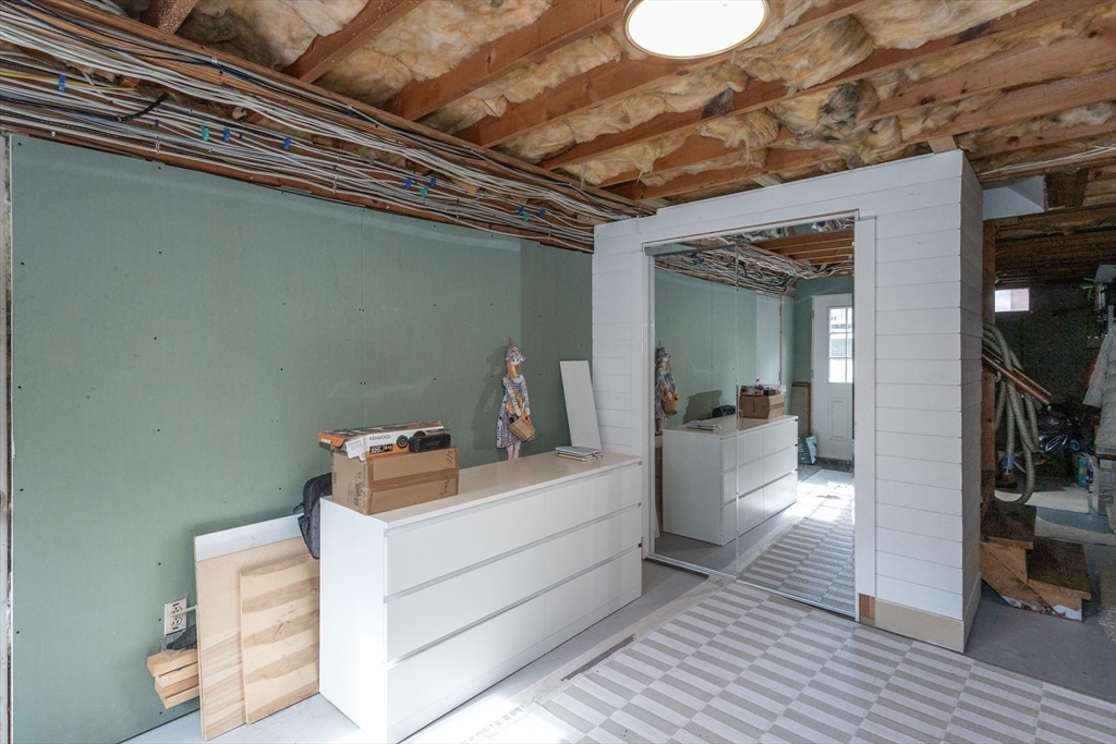 Westfield, Massachusetts, 01085, United States, 4 Bedrooms Bedrooms, ,2 BathroomsBathrooms,Residential,For Sale,1967509