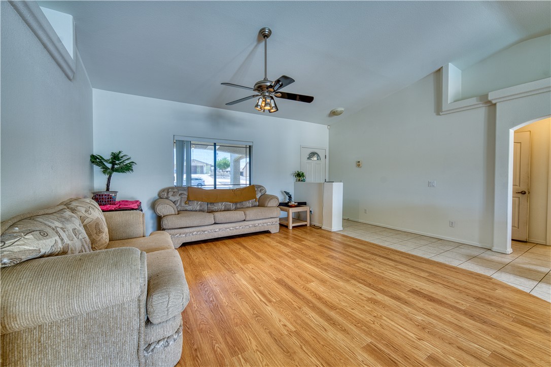 Lake Havasu, Arizona, 86403, United States, 3 Bedrooms Bedrooms, ,1 BathroomBathrooms,Residential,For Sale,1901749