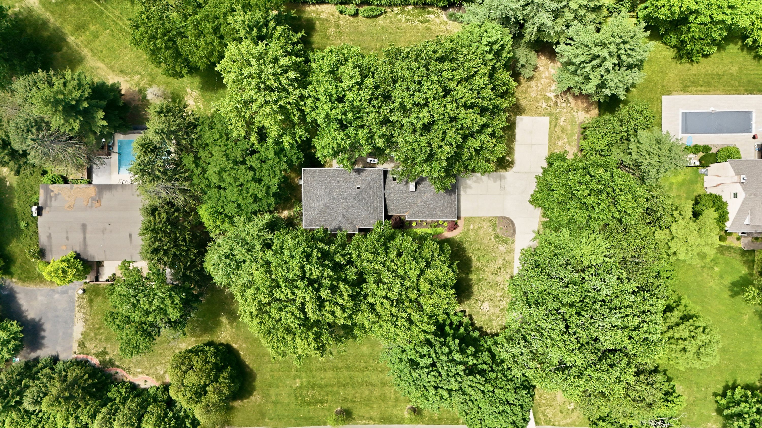  704 Evergreen Road, Anchorage, KY 40223 - 物件實景