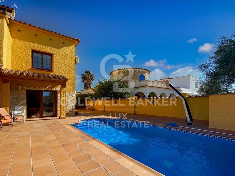 Girona, Empuriabrava, Cap Ras - Creus - Falconera, Empuriabrava, Catalonia, ES, 7 Bedrooms Bedrooms, ,4 BathroomsBathrooms,Residential,For Sale,Girona, Empuriabrava, Cap Ras - Creus - Falconera,1448519