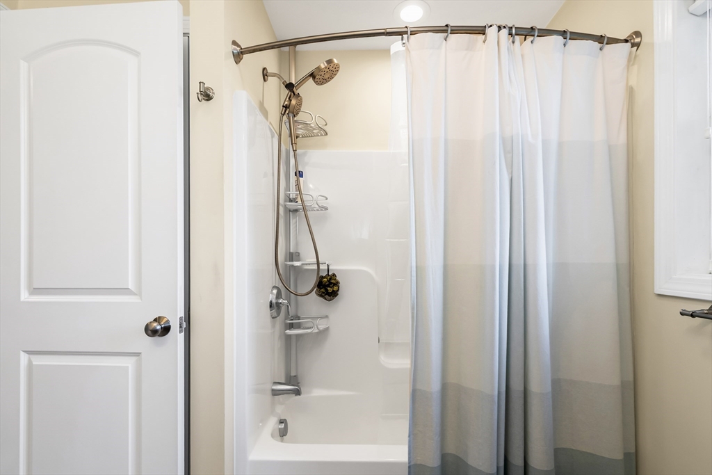 Haverhill, Massachusetts, 01830, United States, 3 Bedrooms Bedrooms, ,3 BathroomsBathrooms,Residential,For Sale,2048419