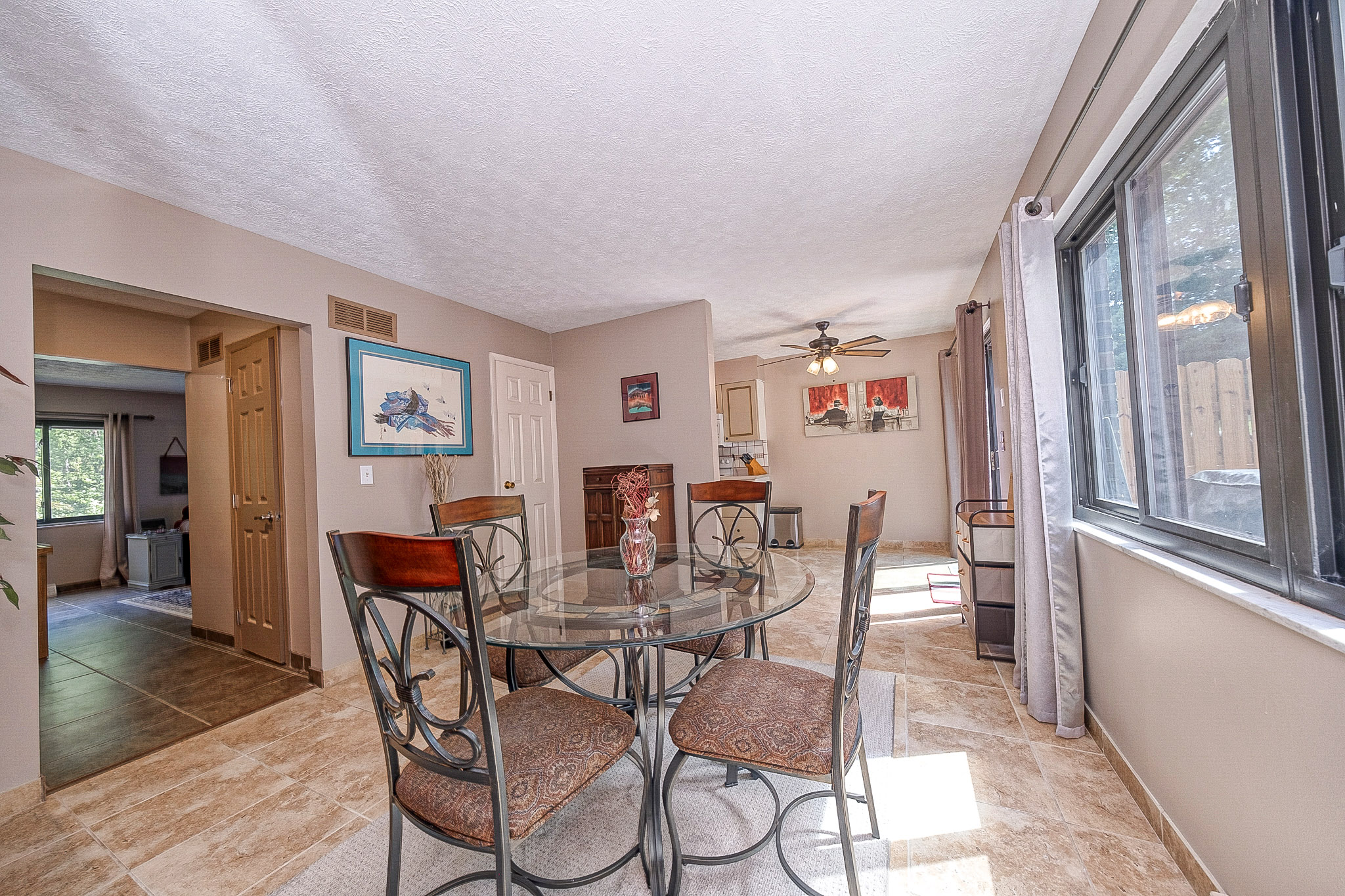  205 Springwater Court, Moon Township, PA 15108 - 物件實景