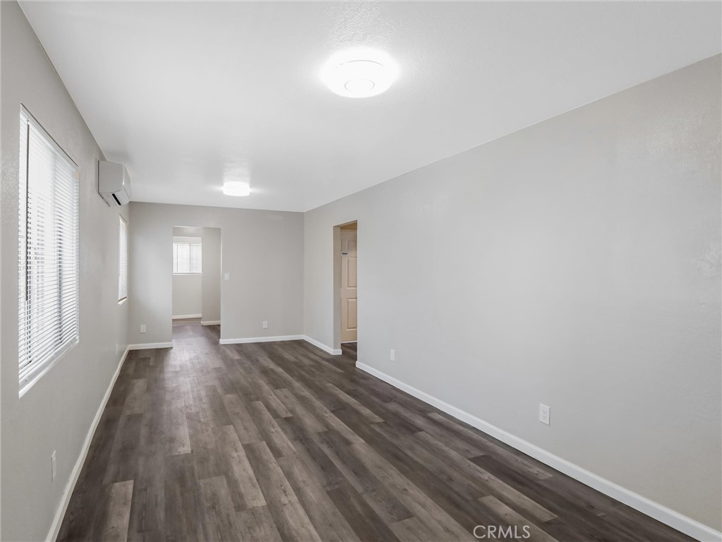 Los Angeles, California, 90003, United States, 5 Bedrooms Bedrooms, ,3 BathroomsBathrooms,Residential,For Sale,1935114