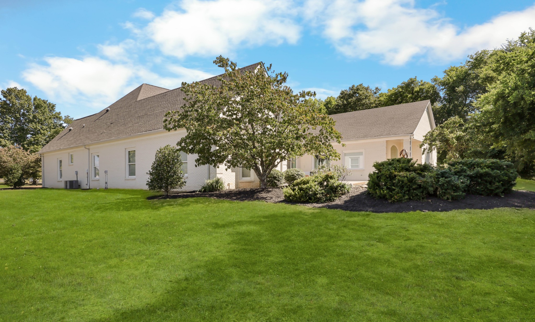 Clarksville, Tennessee, 37043, United States, 4 Bedrooms Bedrooms, ,4 BathroomsBathrooms,Residential,For Sale,1980790