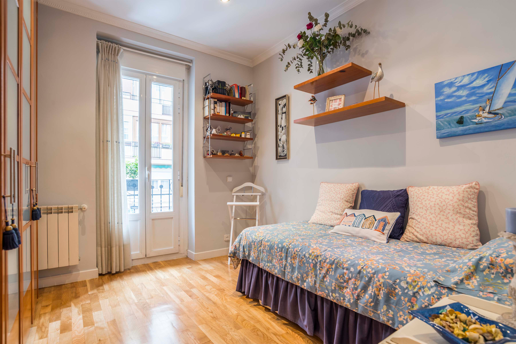  Exterior apartment in Trafalgar with four street-facing balconies - 物件實景