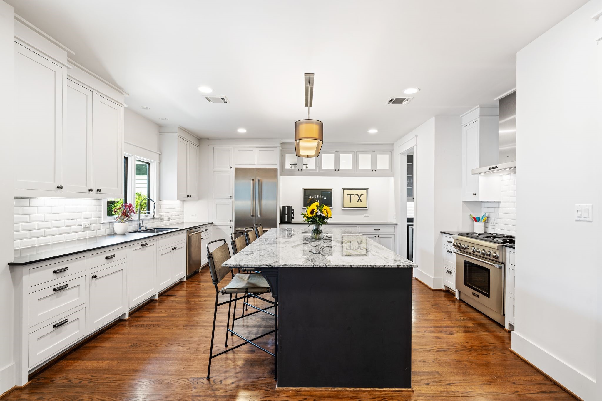  714 E 18th Street - 物件實景