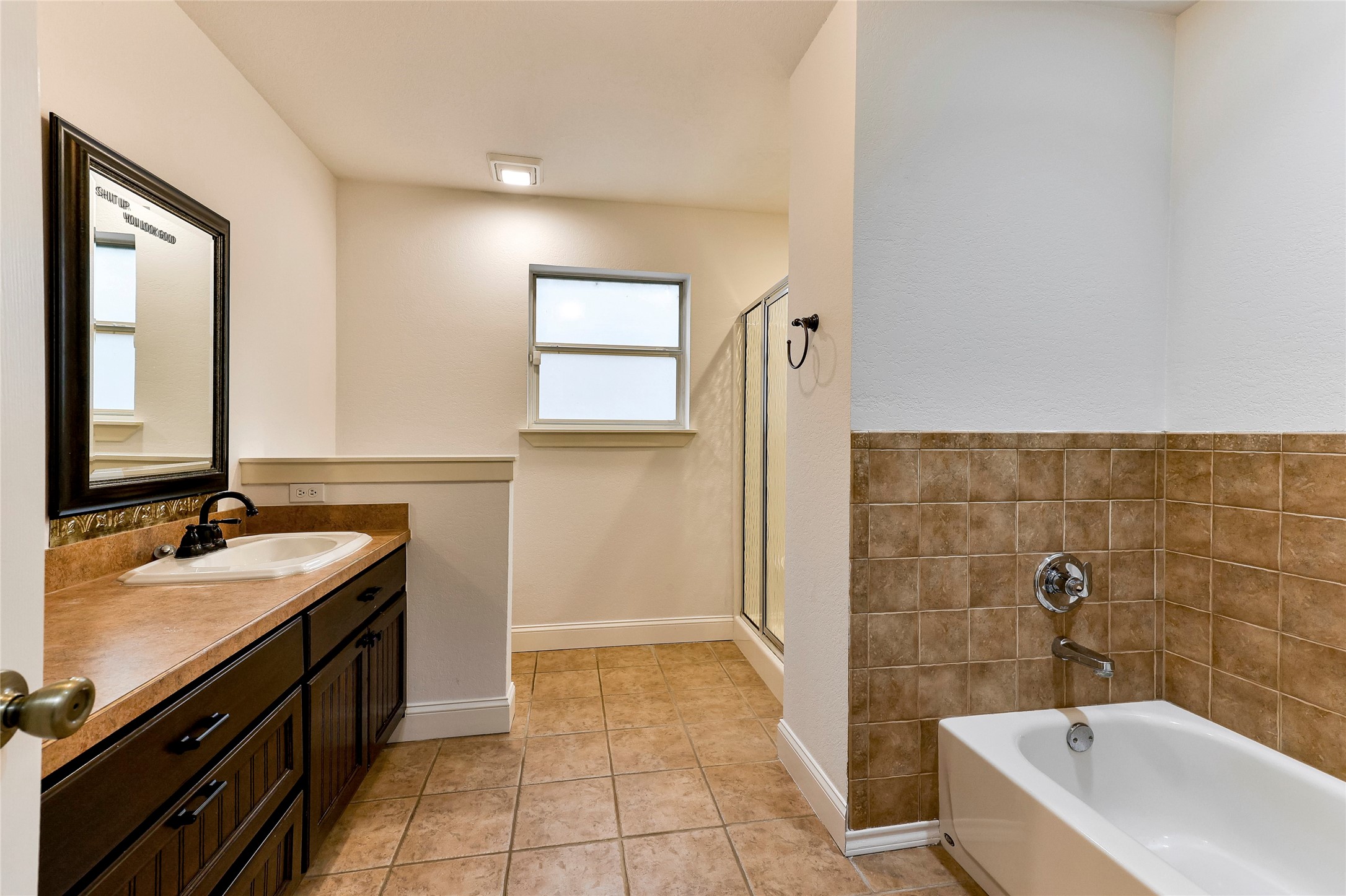 Weatherford, Texas, 76088, United States, 4 Bedrooms Bedrooms, ,3 BathroomsBathrooms,Residential,For Sale,1885521