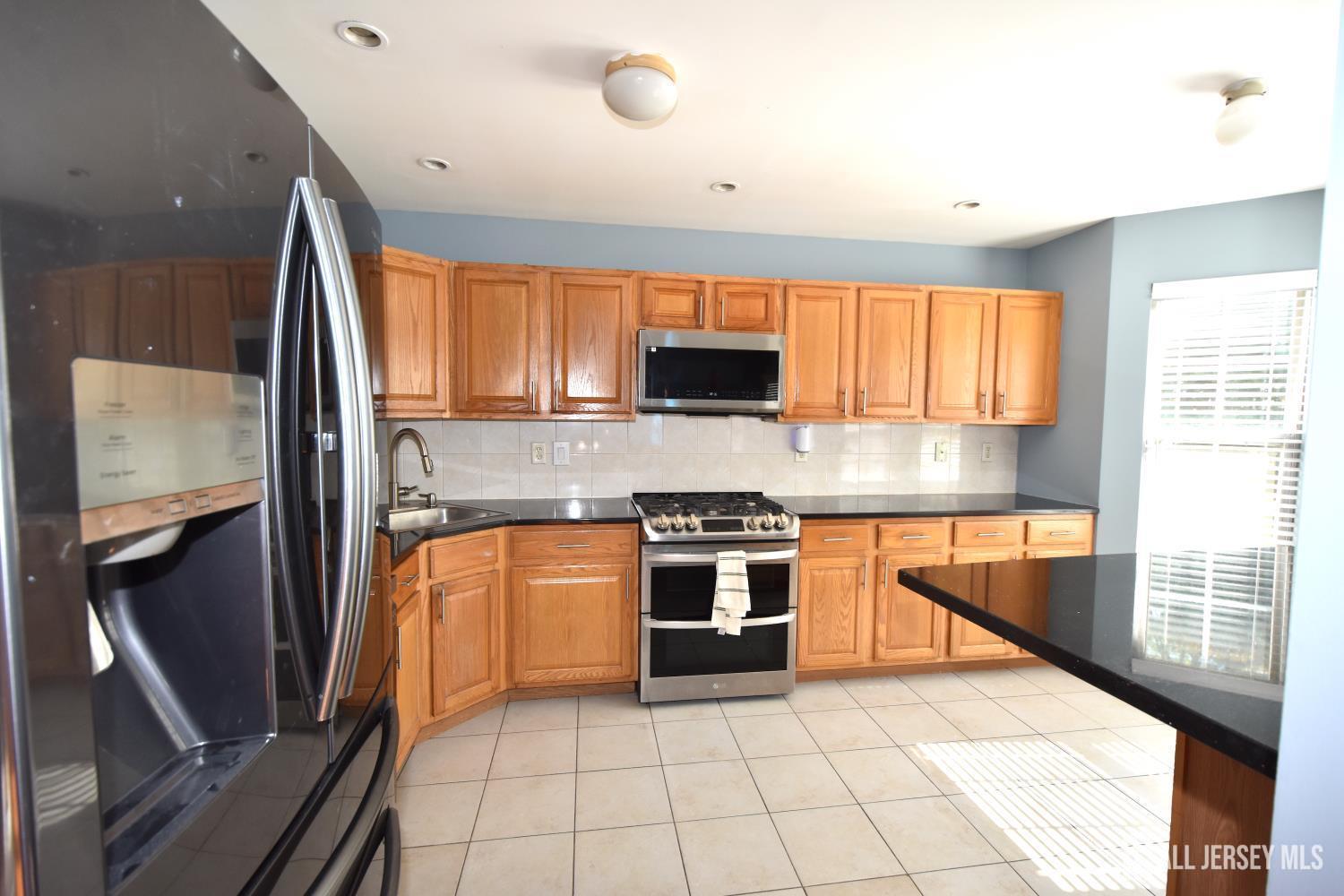 North Brunswick, New Jersey, 08902, United States, 3 Bedrooms Bedrooms, ,3 BathroomsBathrooms,Residential,For Sale,1992590