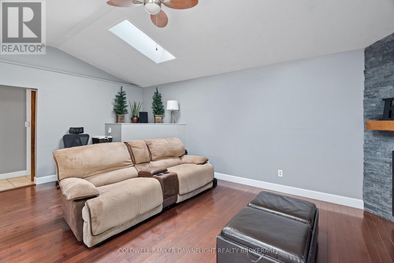 SOUTH HURON (EXETER), Ontario, N0M 1S1, CA, 3 Bedrooms Bedrooms, ,1 BathroomBathrooms,Residential,For Sale,1892887