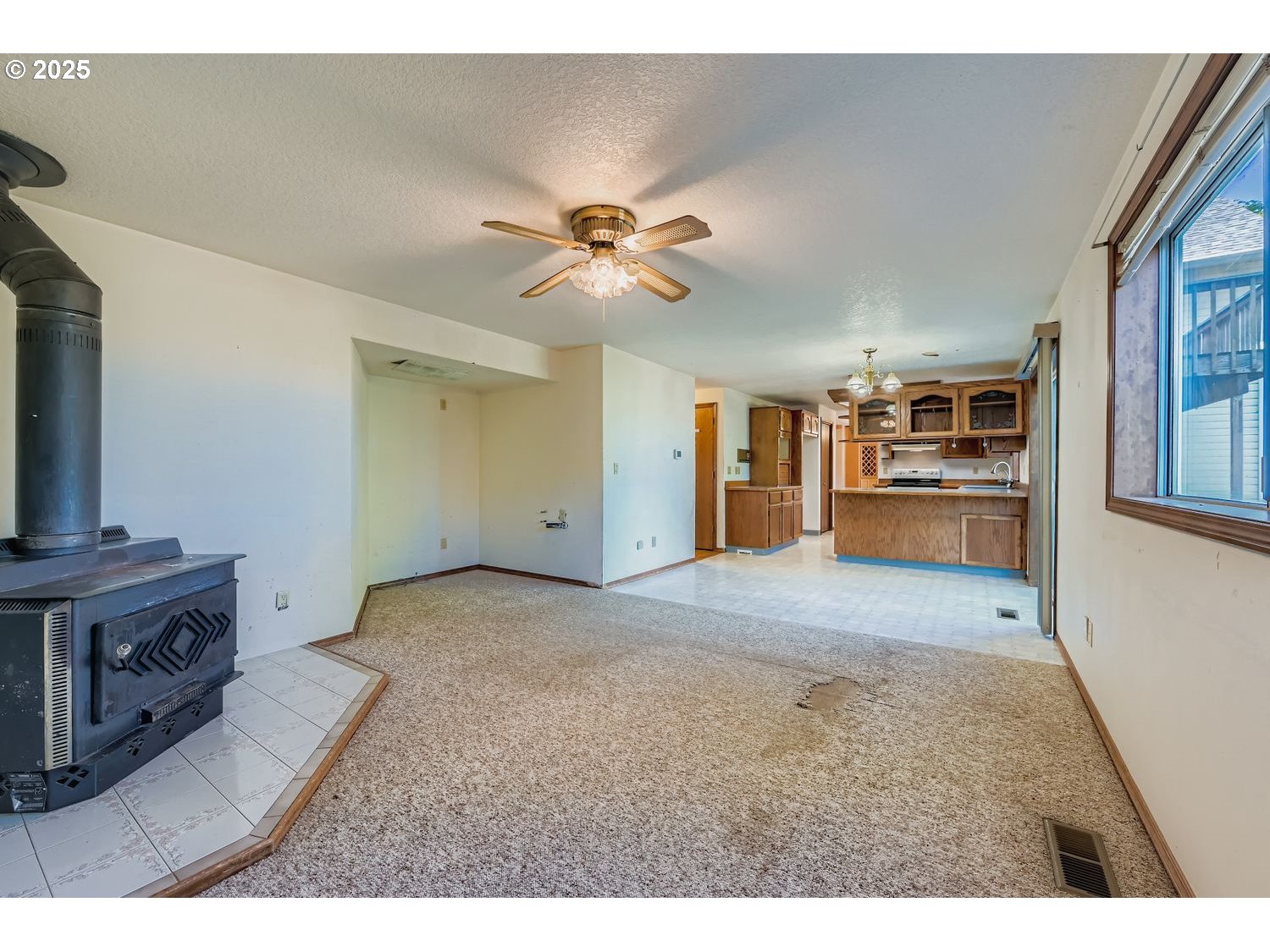 Oregoncity, Oregon, 97045, United States, 4 Bedrooms Bedrooms, ,3 BathroomsBathrooms,Residential,For Sale,1982057