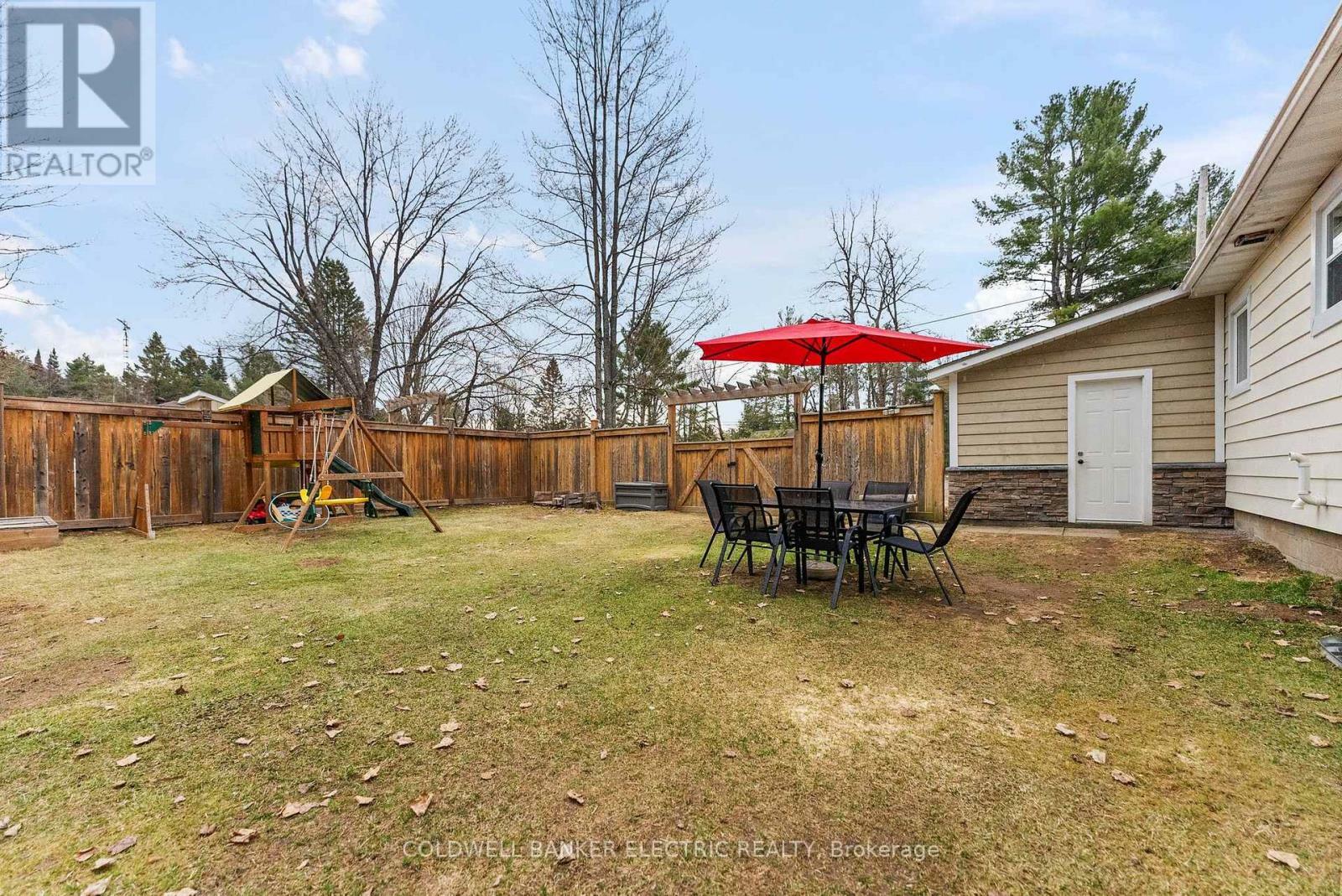 NORTH KAWARTHA, Ontario, K0L 1A0, CA, 3 Bedrooms Bedrooms, ,1 BathroomBathrooms,Residential,For Sale,1882801