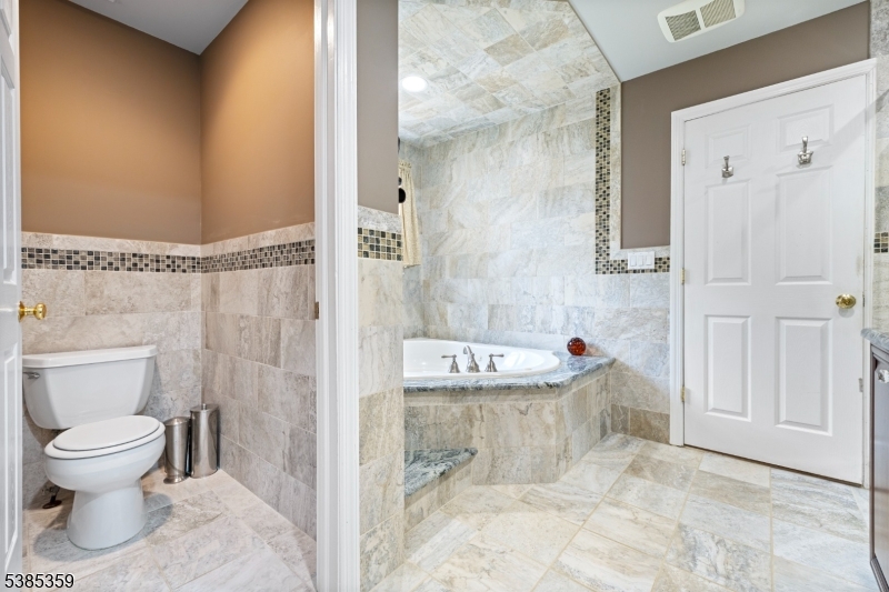 Wayne Twp., New Jersey, 07470, United States, 5 Bedrooms Bedrooms, ,3 BathroomsBathrooms,Residential,For Sale,1947958