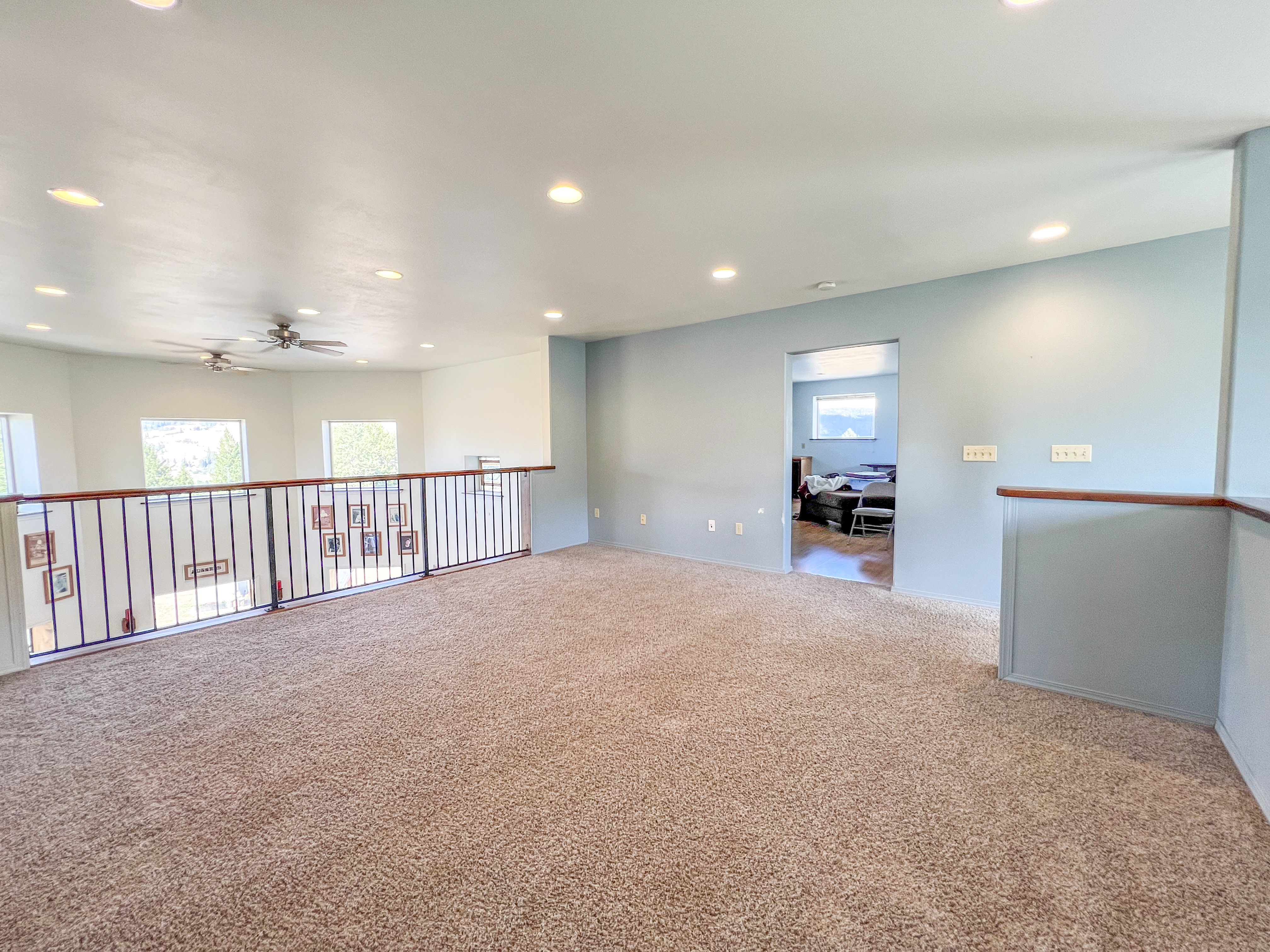 Kettle Falls, Washington, 99141, United States, 4 Bedrooms Bedrooms, ,4 BathroomsBathrooms,Residential,For Sale,1984366