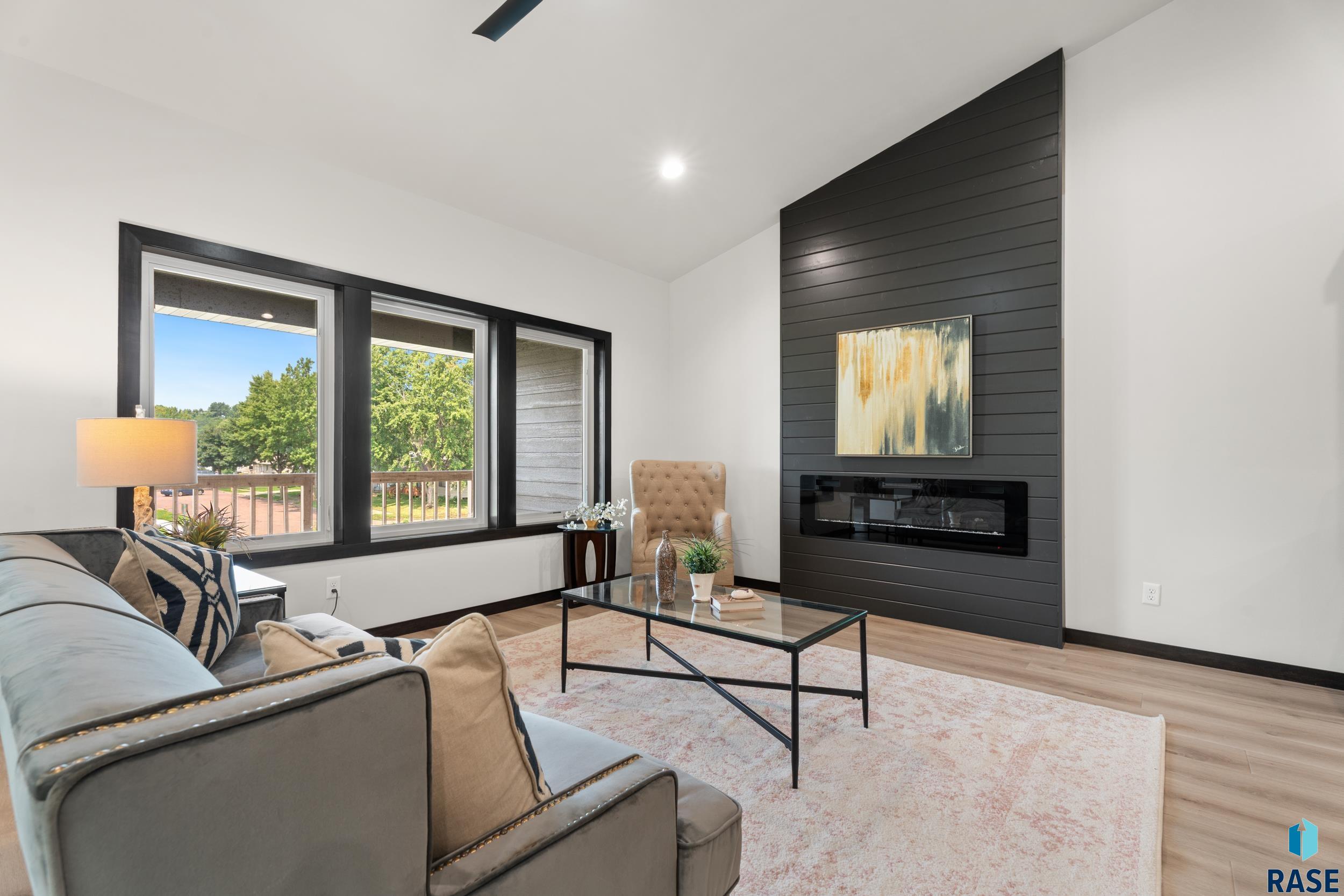 Sioux Falls, South Dakota, 57110, United States, 4 Bedrooms Bedrooms, ,2 BathroomsBathrooms,Residential,For Sale,1974894