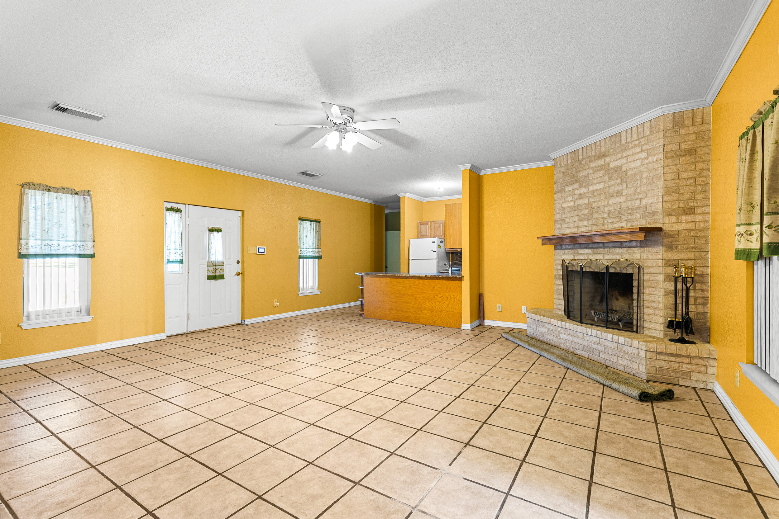 Adkins, Texas, 78101, United States, 4 Bedrooms Bedrooms, ,2 BathroomsBathrooms,Residential,For Sale,1979790