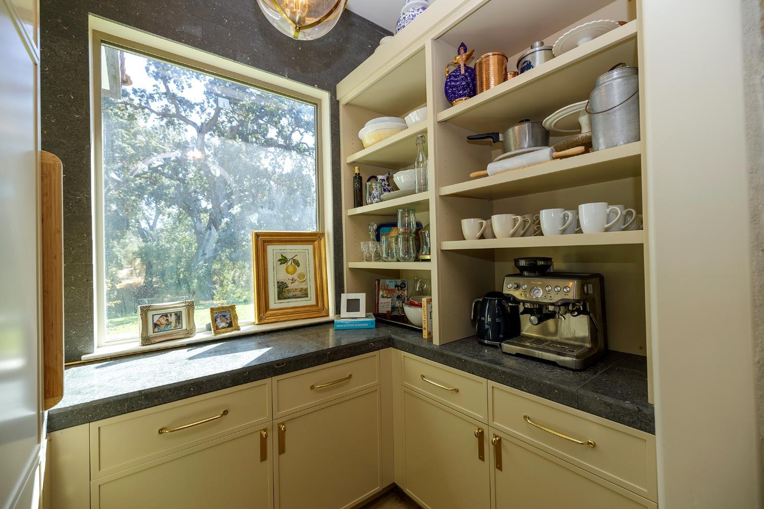 Modesto, California, 95357, United States, 4 Bedrooms Bedrooms, ,4 BathroomsBathrooms,Residential,For Sale,1976586