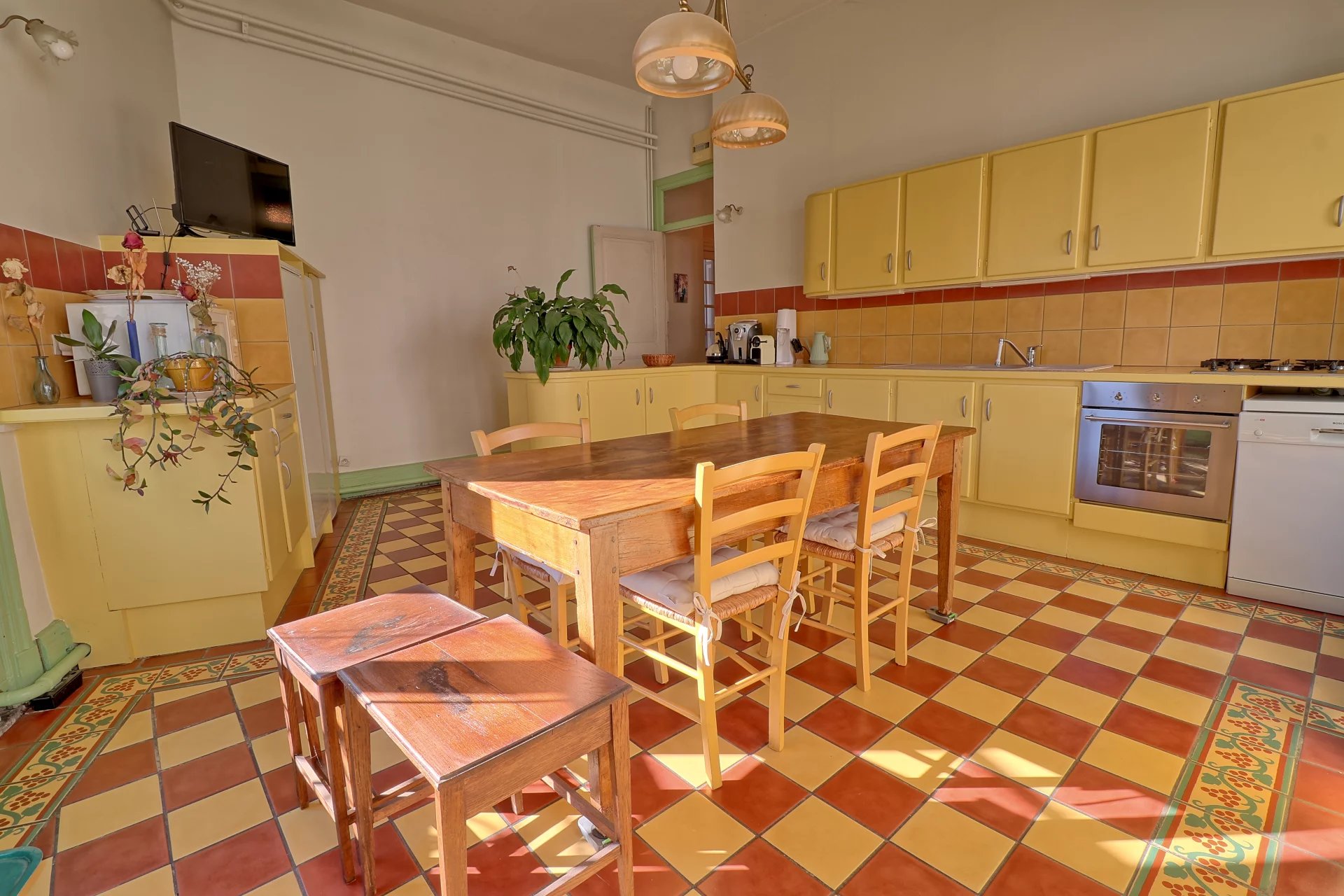 Lyon 4ème, Auvergne-Rhône-Alpes, 69004, FR, 4 Bedrooms Bedrooms, ,1 BathroomBathrooms,Residential,For Sale,2003145