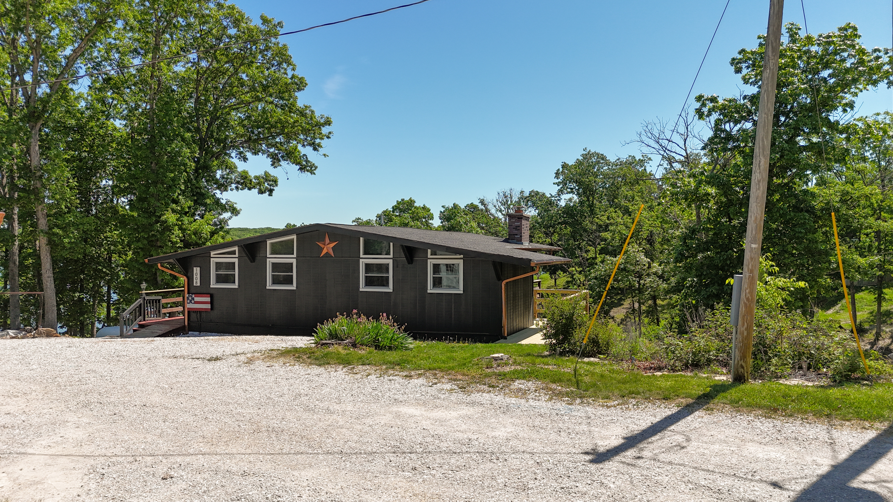 Keytesville, Missouri, 65261, United States, 4 Bedrooms Bedrooms, ,3 BathroomsBathrooms,Residential,For Sale,2048618