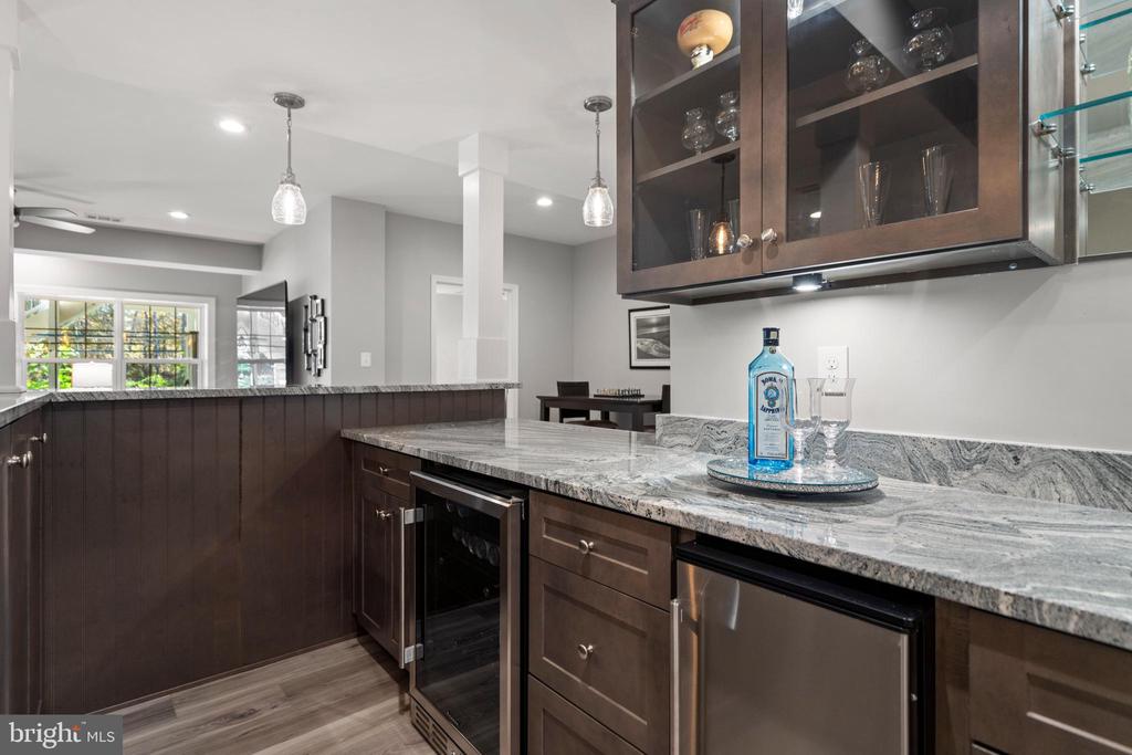 Broadlands, Virginia, 20148, United States, 5 Bedrooms Bedrooms, ,5 BathroomsBathrooms,Residential,For Sale,1977540