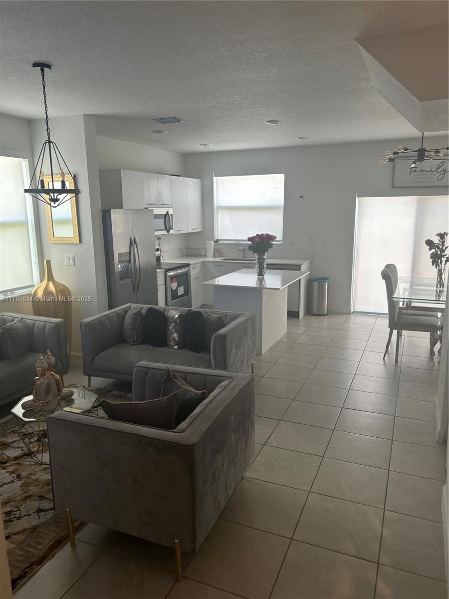 Miami, Florida, 33167, United States, 3 Bedrooms Bedrooms, ,3 BathroomsBathrooms,Residential,For Sale,1805021