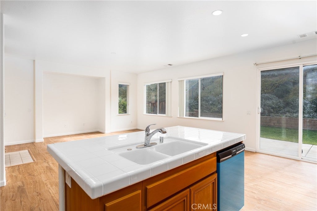 Moreno Valley, California, 92555, United States, 3 Bedrooms Bedrooms, ,2 BathroomsBathrooms,Residential,For Sale,1978873