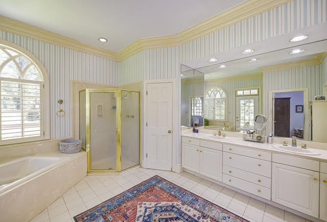 Vicksburg, Mississippi, 39183, United States, 4 Bedrooms Bedrooms, ,4 BathroomsBathrooms,Residential,For Sale,1919653