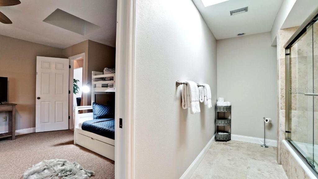 Bradenton, Florida, 34209, United States, 3 Bedrooms Bedrooms, ,4 BathroomsBathrooms,Residential,For Sale,1896605