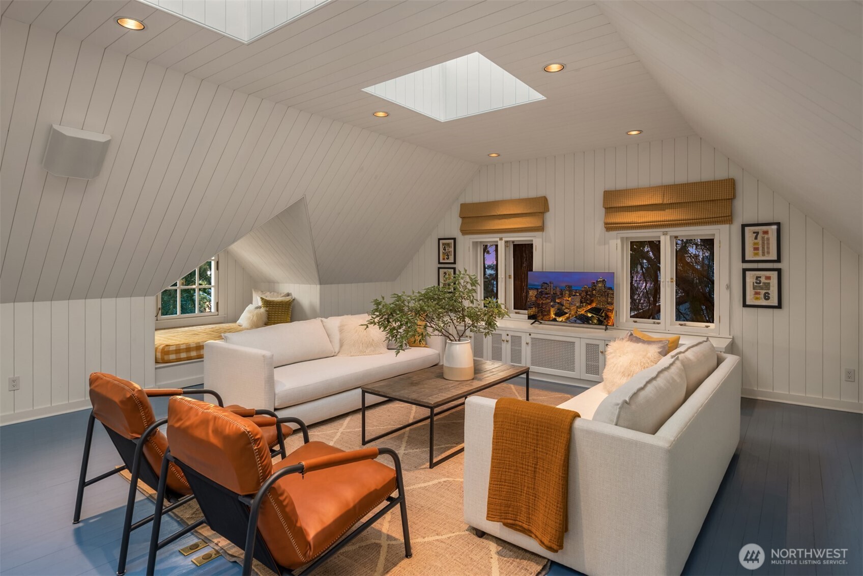 Seattle, Washington, 98102, United States, 5 Bedrooms Bedrooms, ,6 BathroomsBathrooms,Residential,For Sale,1891180