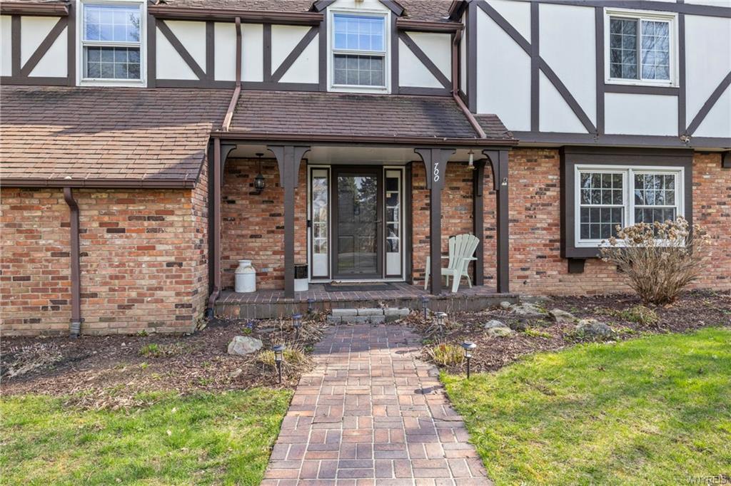 Lewiston, New York, 14092, United States, 5 Bedrooms Bedrooms, ,3 BathroomsBathrooms,Residential,For Sale,1849954