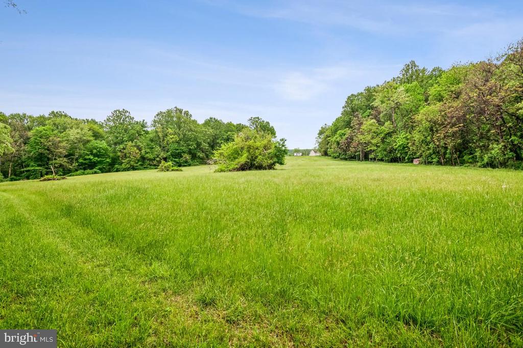 Hillsboro, Virginia, 20132, United States, 2 Bedrooms Bedrooms, ,2 BathroomsBathrooms,Residential,For Sale,1798286