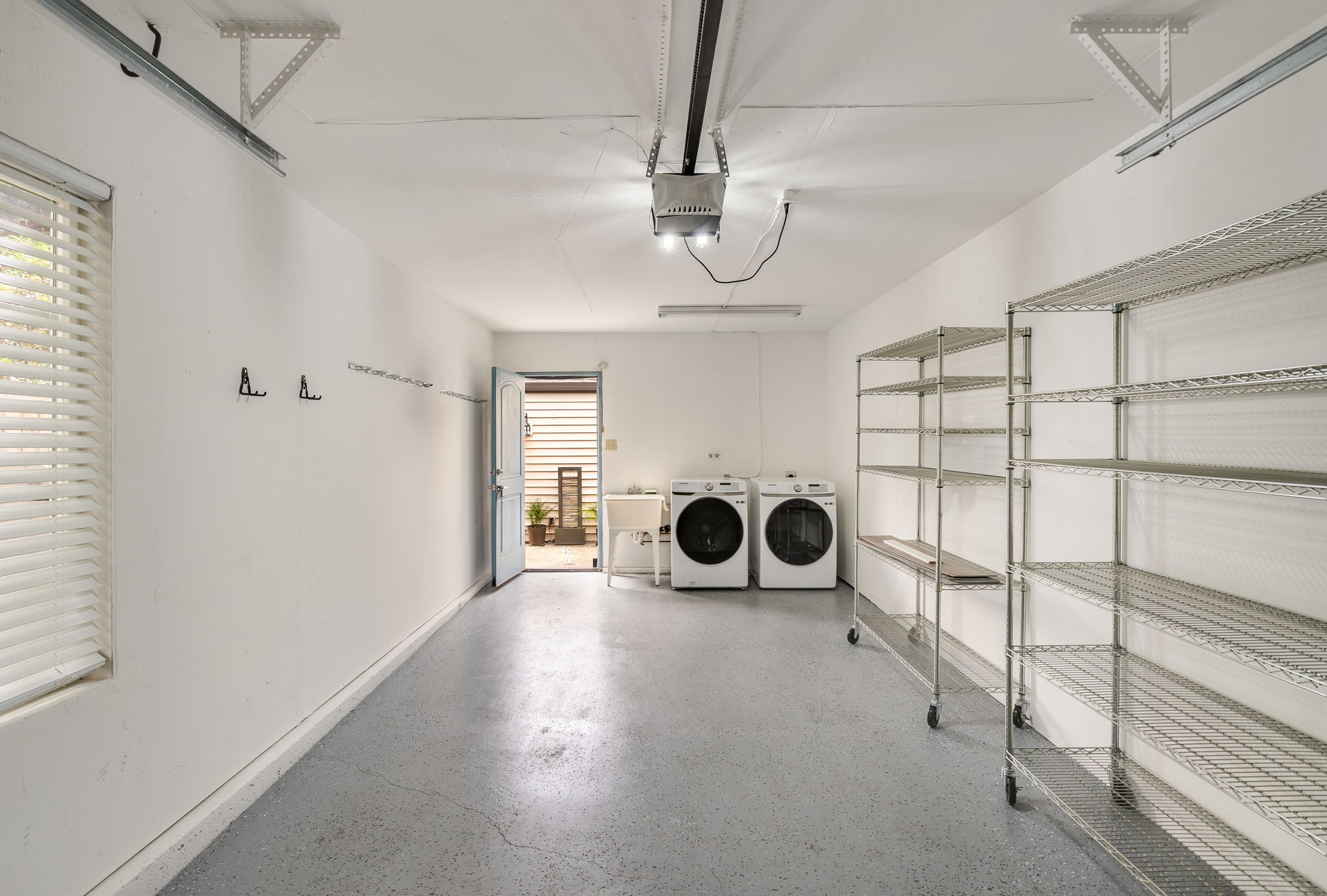  Inviting Single Level Townhouse - 物件實景