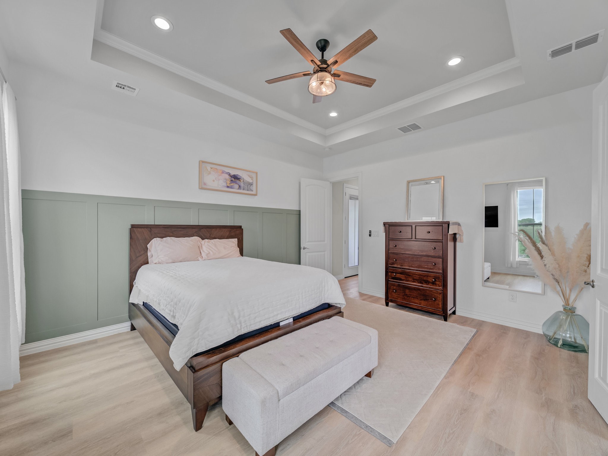 Krum, Texas, 76249, United States, 5 Bedrooms Bedrooms, ,4 BathroomsBathrooms,Residential,For Sale,1795131