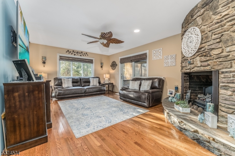 Readington Twp., New Jersey, 08853, United States, 3 Bedrooms Bedrooms, ,3 BathroomsBathrooms,Residential,For Sale,1903743