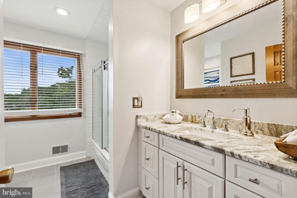 Colts Neck, New Jersey, 07722, United States, 4 Bedrooms Bedrooms, ,4 BathroomsBathrooms,Residential,For Sale,1792181