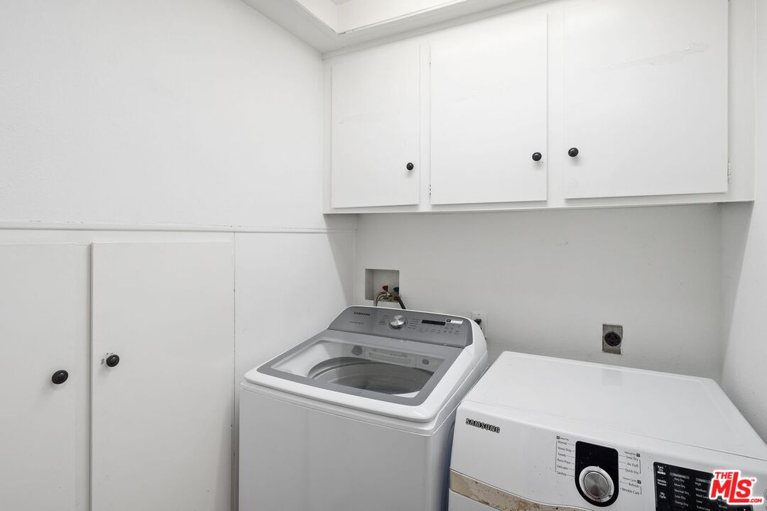 Los Angeles, California, 90077, United States, 3 Bedrooms Bedrooms, ,3 BathroomsBathrooms,Residential,For Sale,1933289