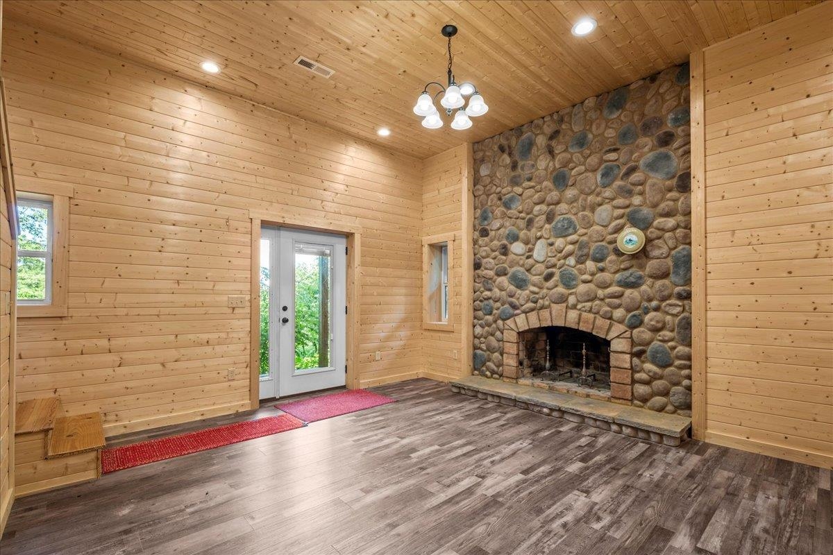 Cleveland, South Carolina, 29635, United States, 3 Bedrooms Bedrooms, ,3 BathroomsBathrooms,Residential,For Sale,1977097