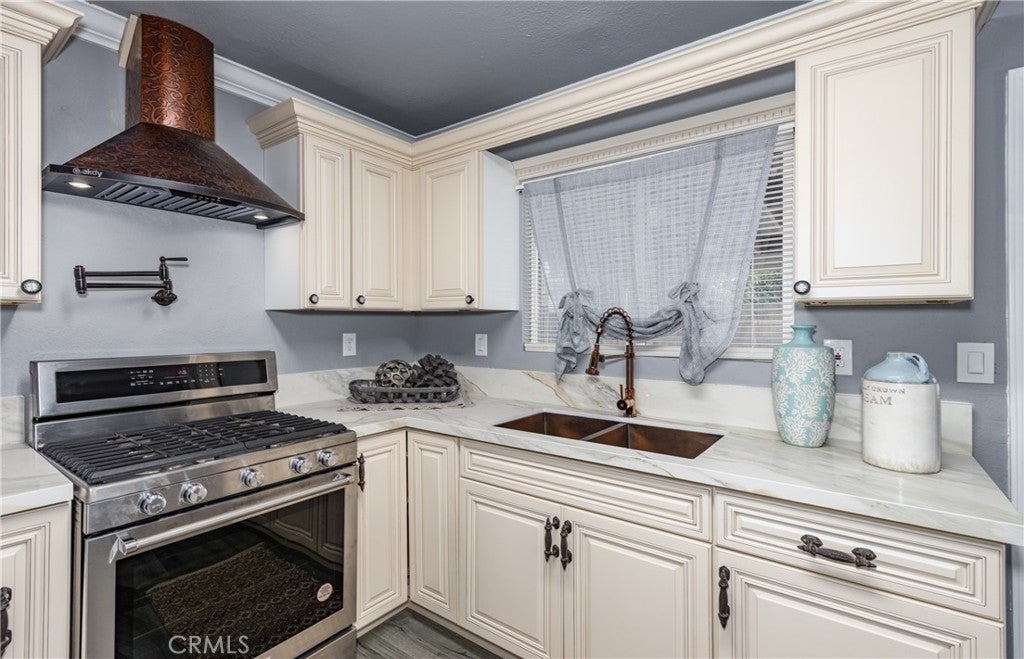 Redlands, California, 92374, United States, 5 Bedrooms Bedrooms, ,1 BathroomBathrooms,Residential,For Sale,2005223