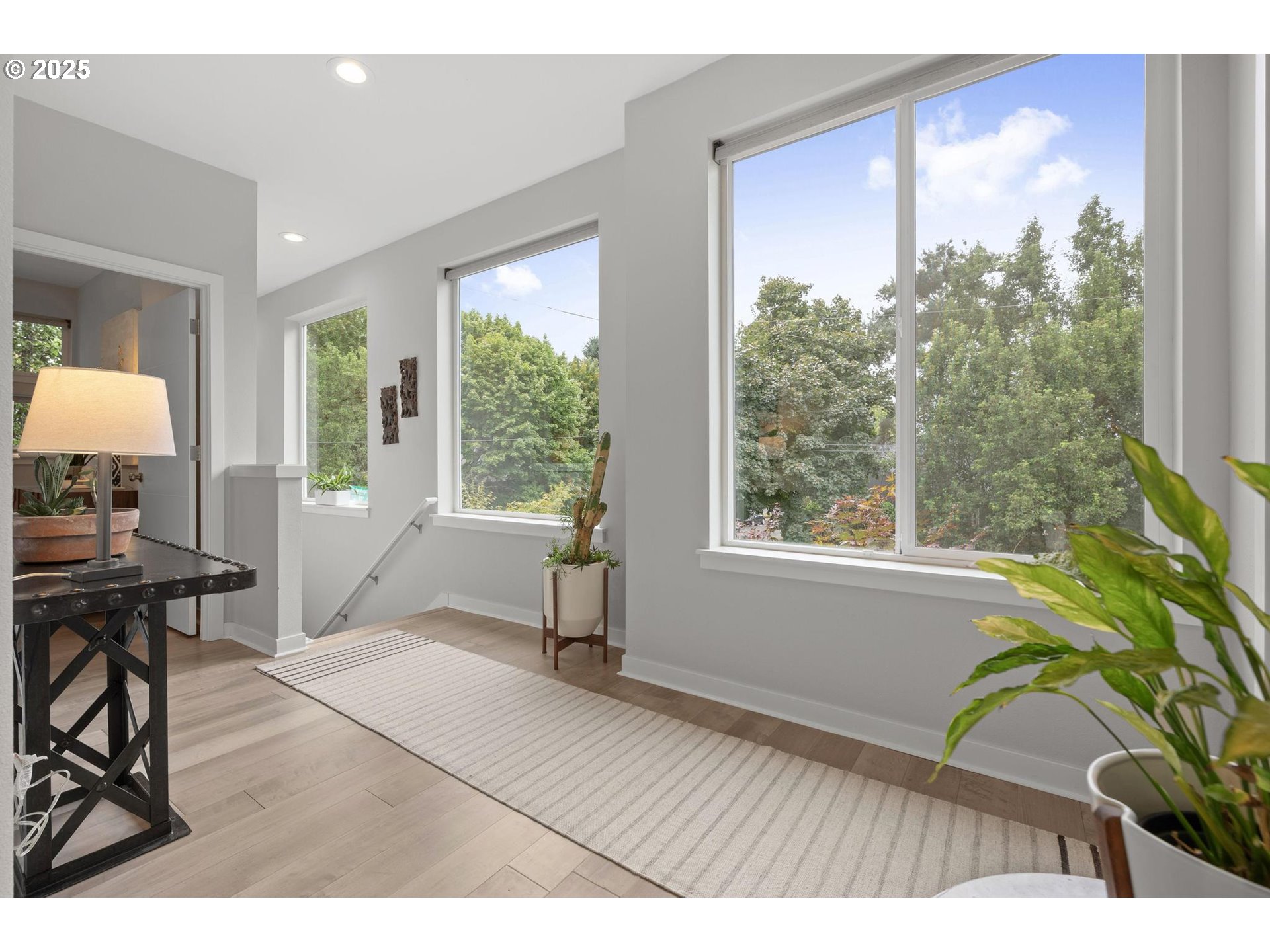 Portland, Oregon, 97211, United States, 3 Bedrooms Bedrooms, ,2 BathroomsBathrooms,Residential,For Sale,1926283