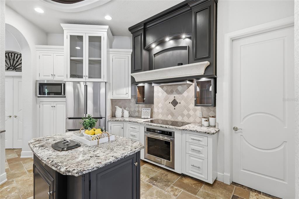 Sarasota, Florida, 34234, United States, 3 Bedrooms Bedrooms, ,3 BathroomsBathrooms,Residential,For Sale,1989538