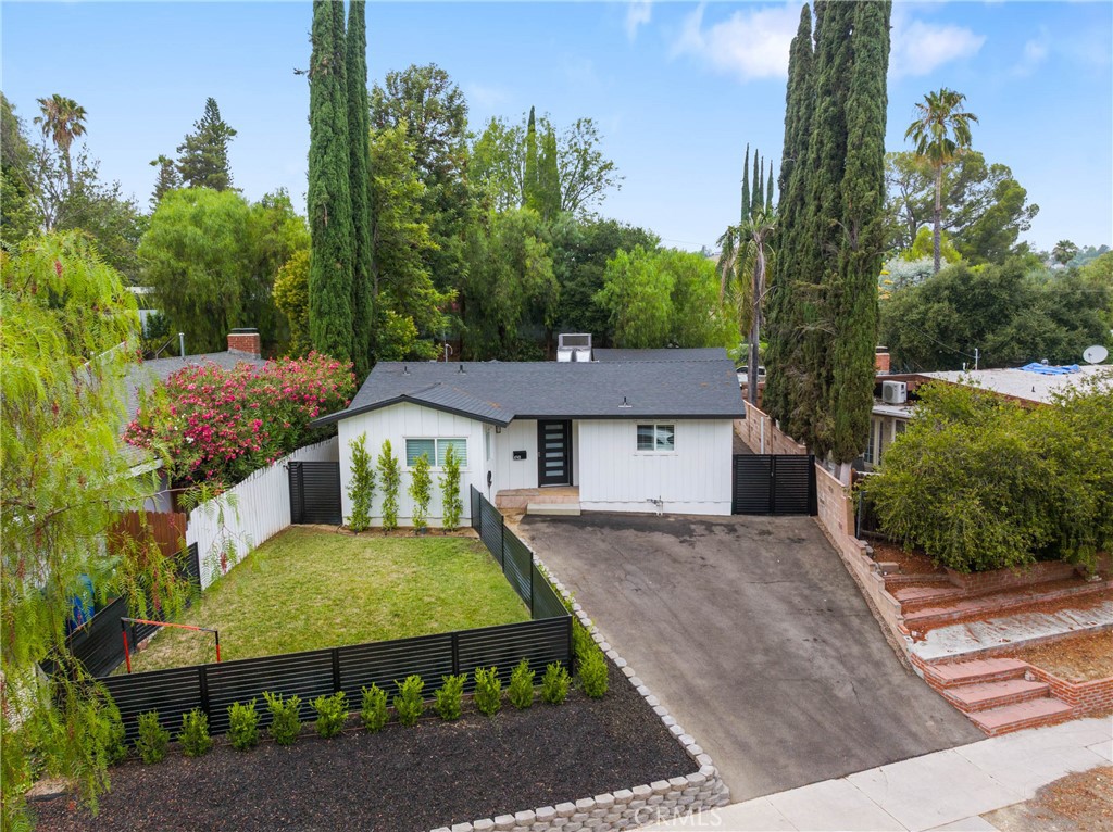 Woodland Hills, California, 91364, United States, 3 Bedrooms Bedrooms, ,2 BathroomsBathrooms,Residential,For Sale,1902441