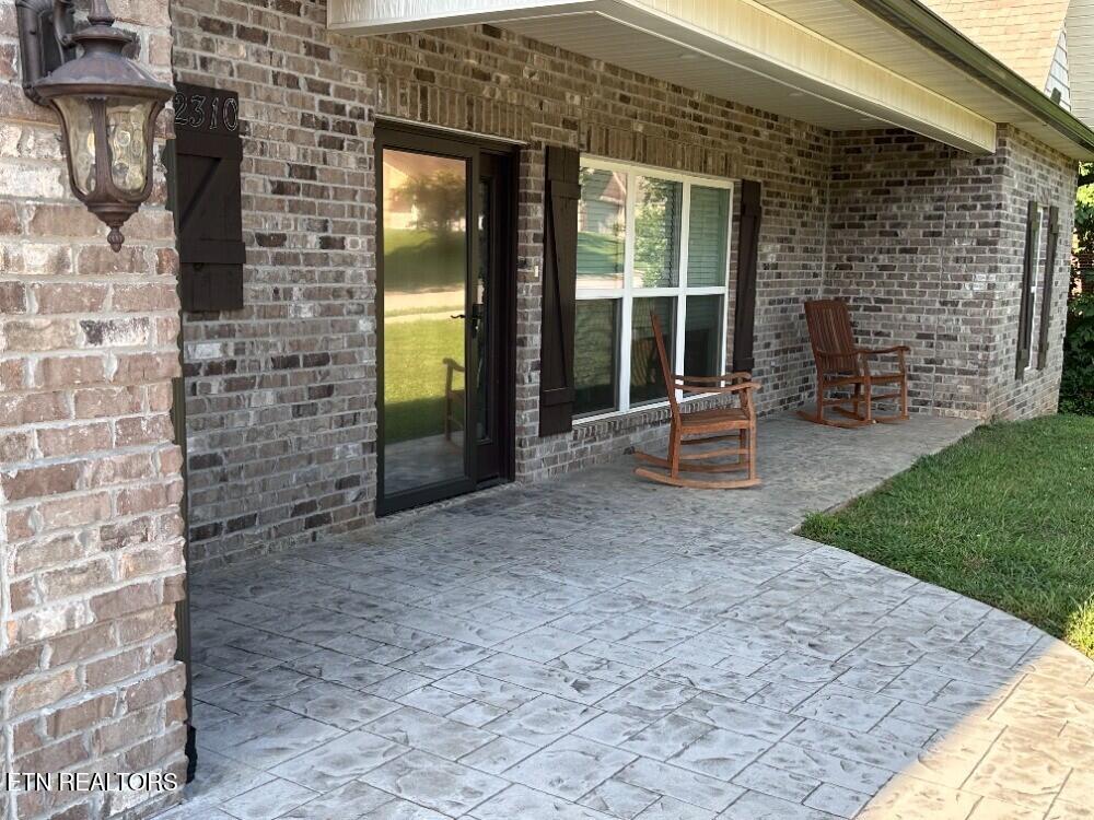 Maryville, Tennessee, 37804, United States, 5 Bedrooms Bedrooms, ,3 BathroomsBathrooms,Residential,For Sale,1927835