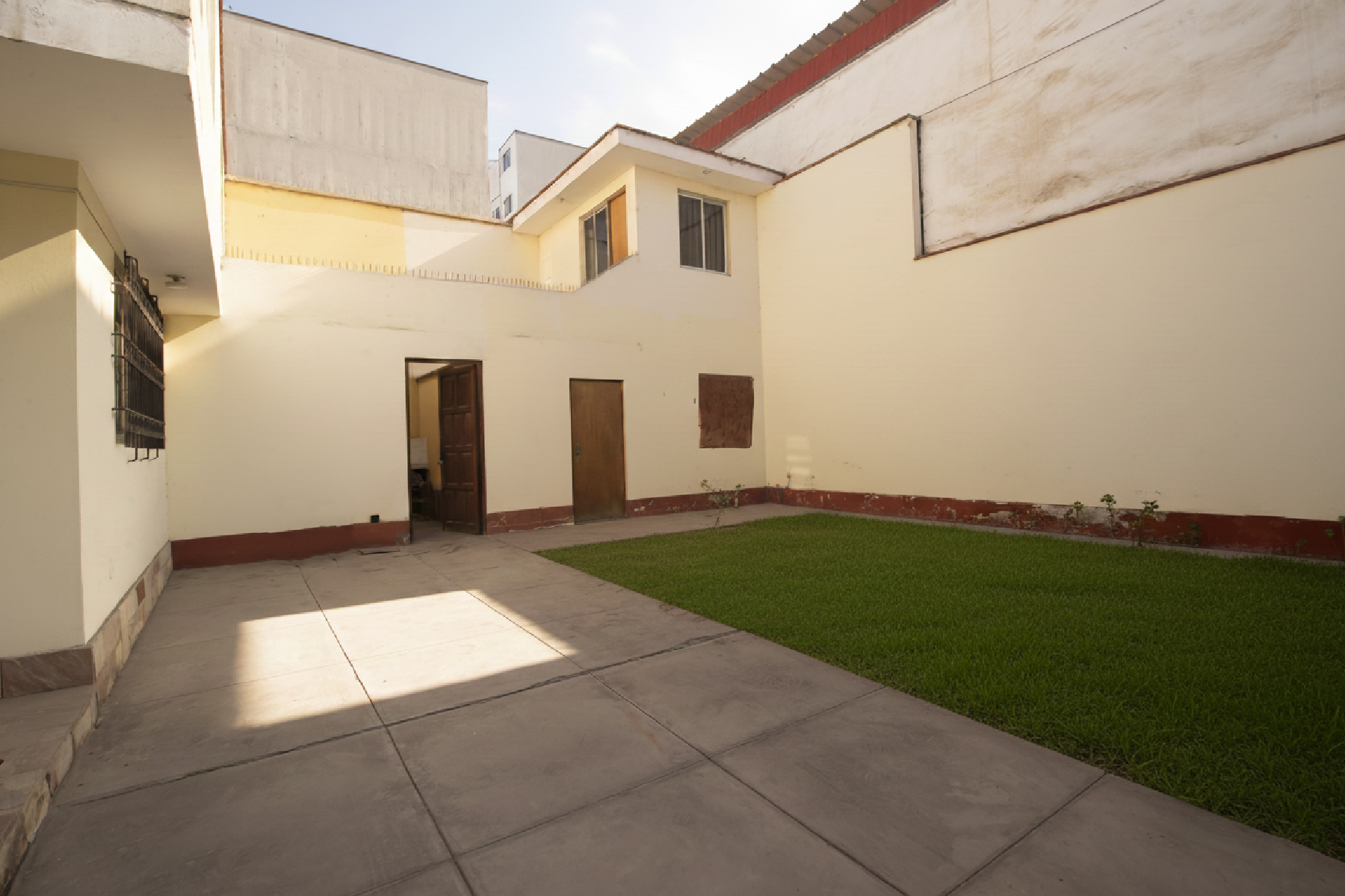  Excellent House to remodel or to build - 物件實景