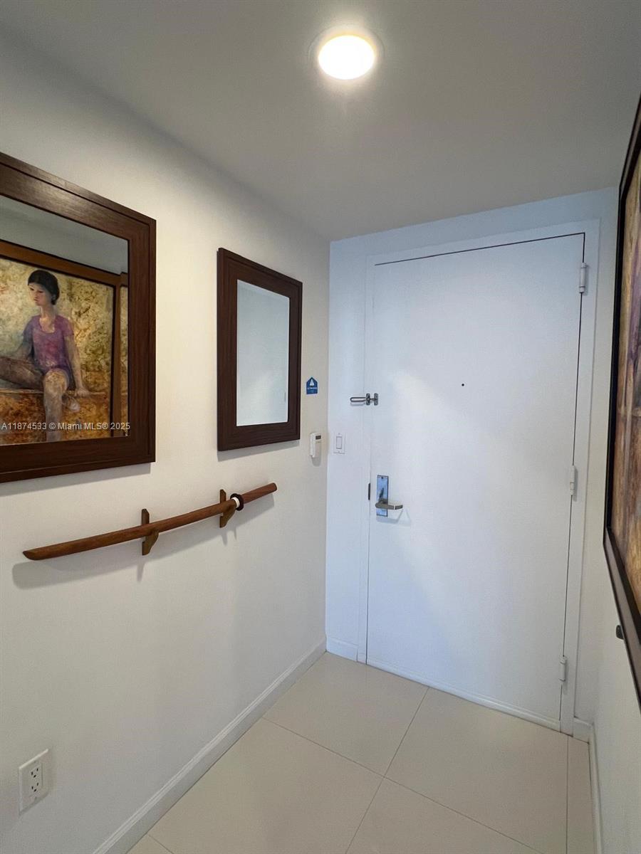 Miami, Florida, 33131, United States, 1 Bedroom Bedrooms, ,1 BathroomBathrooms,Residential,For Sale,1942098