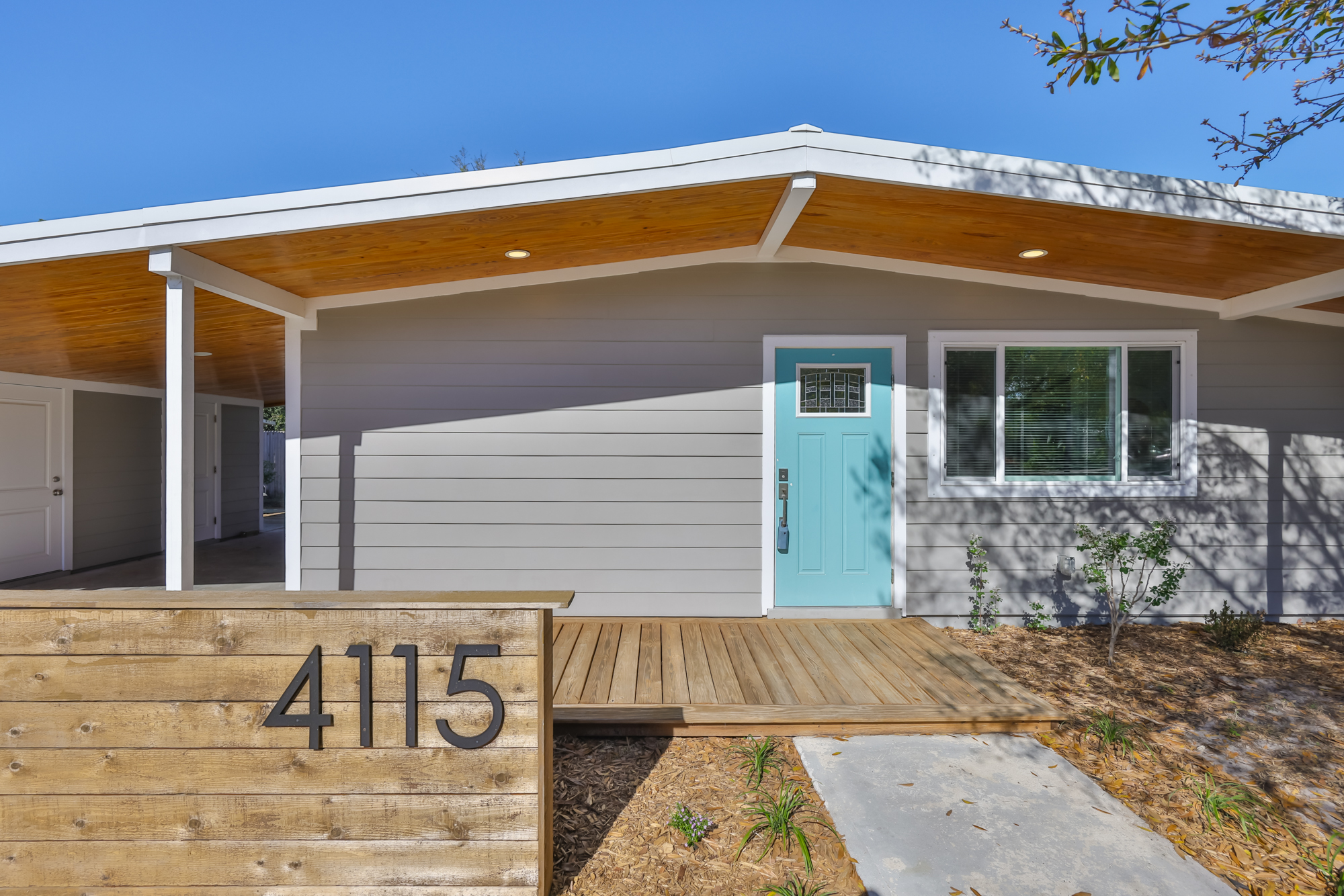 Tampa, Florida, 33616, United States, 3 Bedrooms Bedrooms, ,2 BathroomsBathrooms,Residential,For Sale,2009255