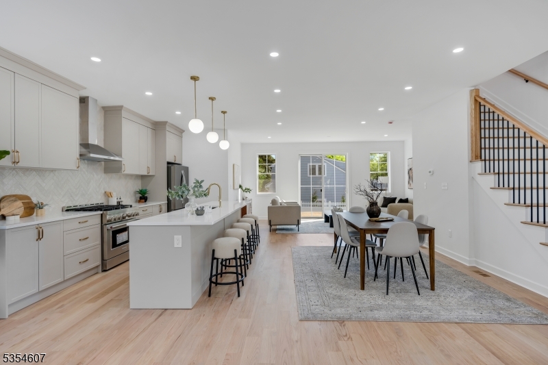 Chatham Boro, New Jersey, 07928, United States, 5 Bedrooms Bedrooms, ,5 BathroomsBathrooms,Residential,For Sale,1805398
