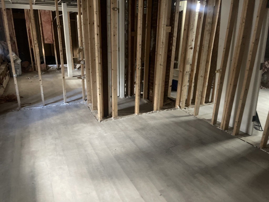 Marlborough, Massachusetts, 01752, United States, 6 Bedrooms Bedrooms, ,3 BathroomsBathrooms,Residential,For Sale,1976368