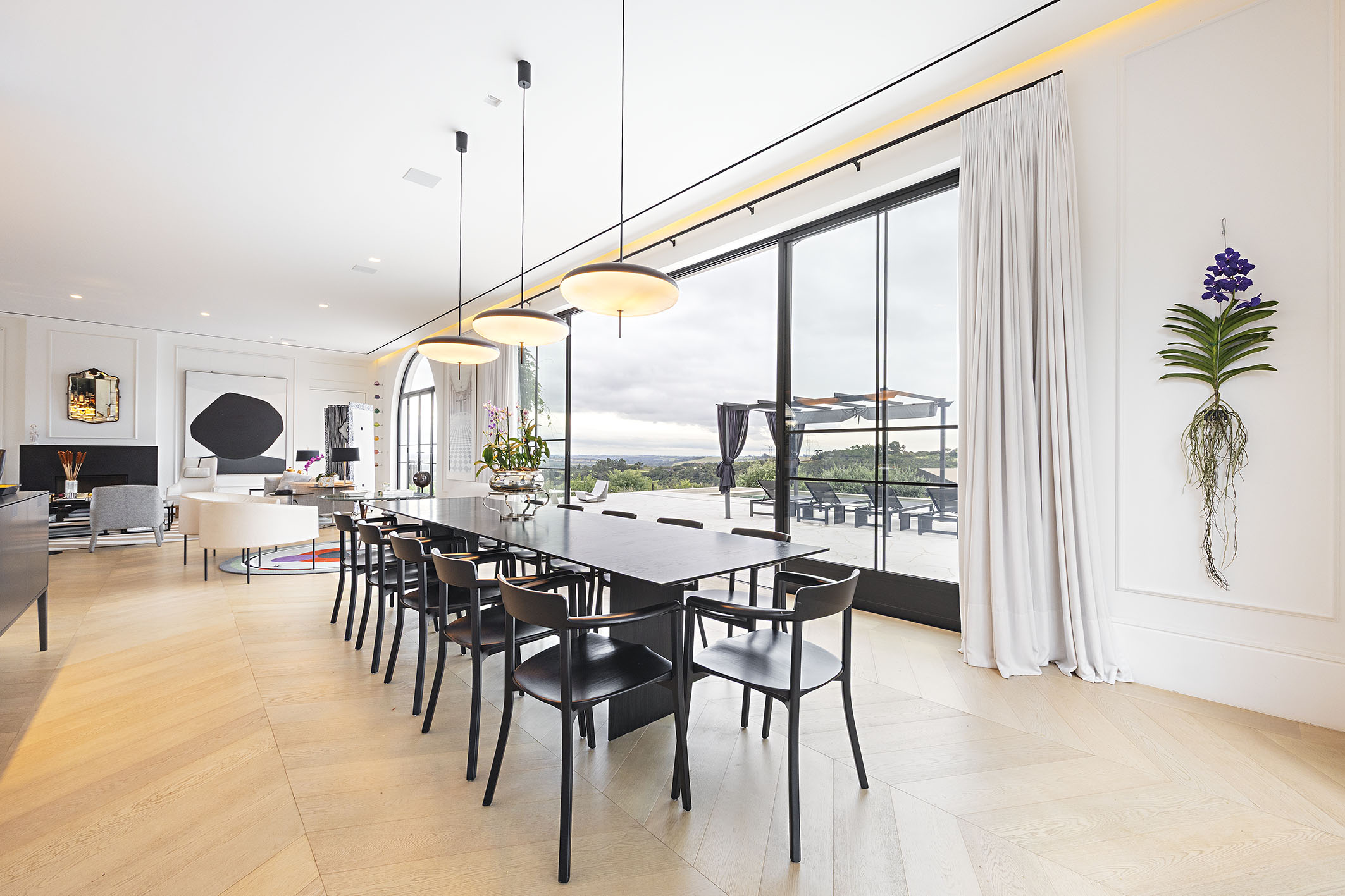  French-Inspired Residence on an Expansive Estate at Fazenda Boa Vista - 物件實景